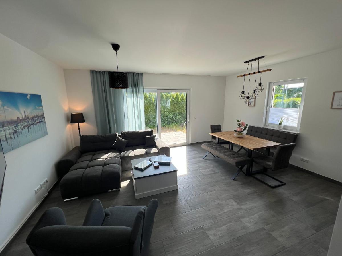 Villa Doppelhaushaelfte Mit Terrasse Elmenhorst/Lichtenhagen Exterior foto
