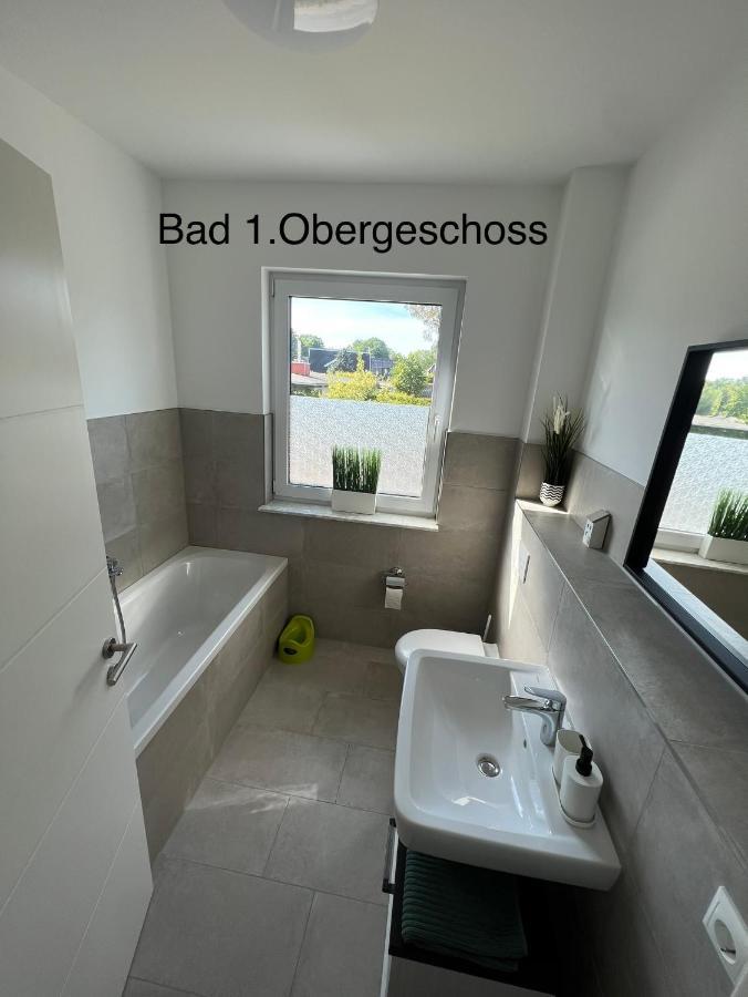 Villa Doppelhaushaelfte Mit Terrasse Elmenhorst/Lichtenhagen Exterior foto