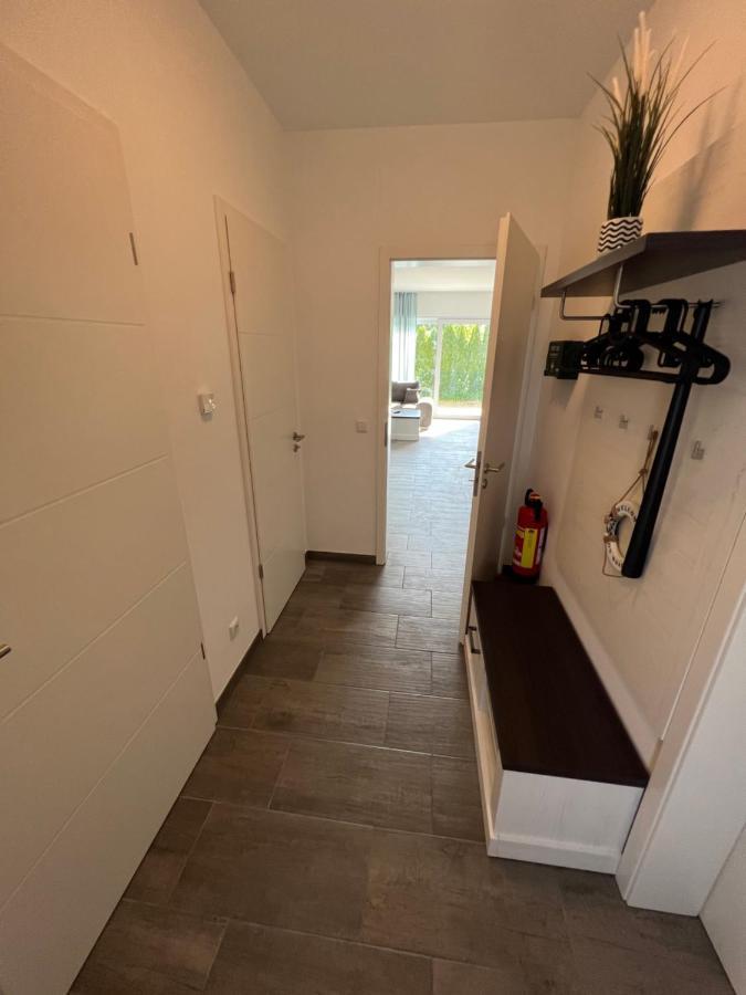 Villa Doppelhaushaelfte Mit Terrasse Elmenhorst/Lichtenhagen Exterior foto